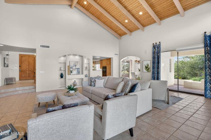 8-web-or-mls-31- E McDowell Rd