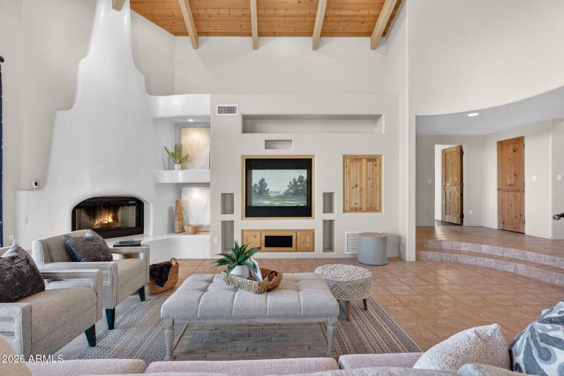 9-web-or-mls-32- E McDowell Rd