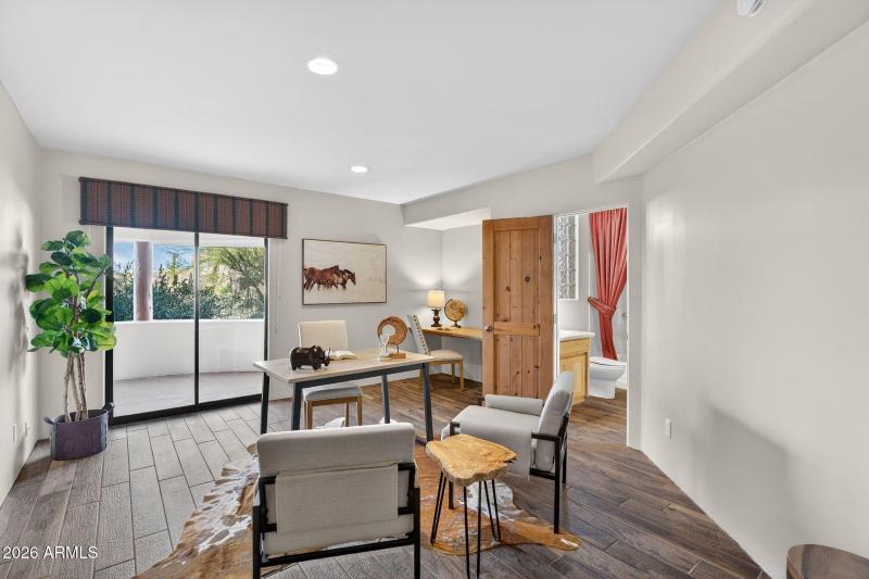 17-web-or-mls-20- E McDowell Rd