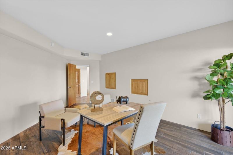 18-web-or-mls-21- E McDowell Rd