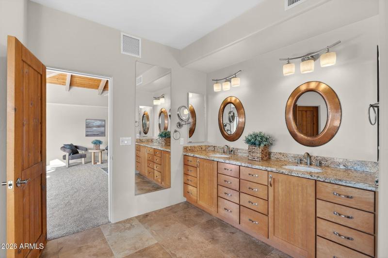 28-web-or-mls-57- E McDowell Rd