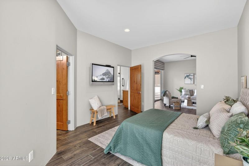 36-web-or-mls-46- E McDowell Rd