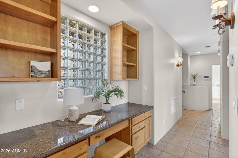 44-web-or-mls-41- E McDowell Rd