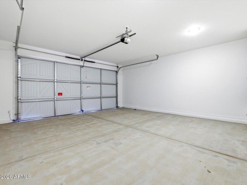 06-d9d93d9d-02df-4180-a954-47c551373849