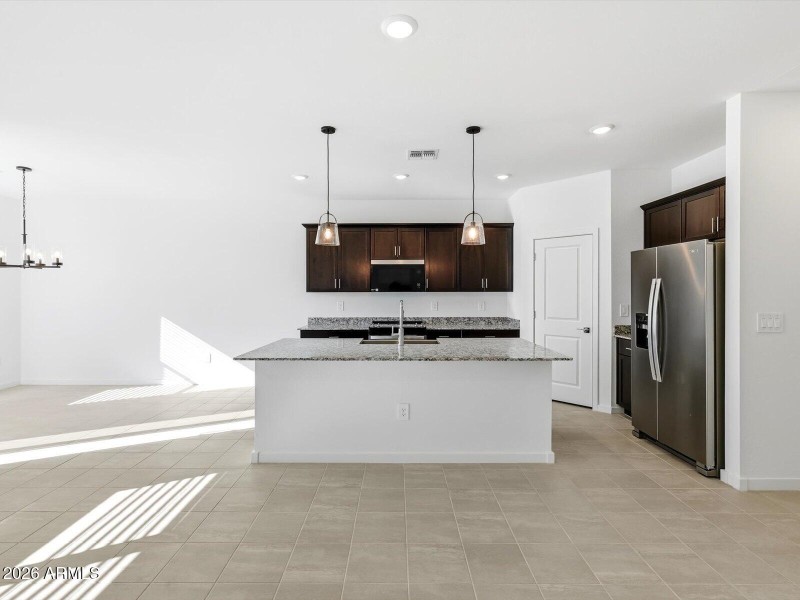 15-f192071a-d369-4730-94ad-24dabfdb3e5f