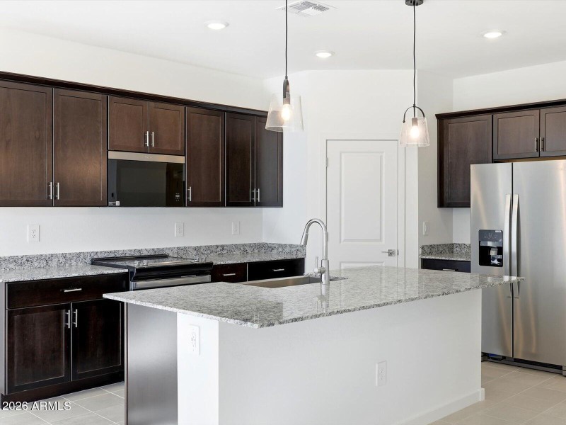 17-de8d4cca-ed40-44b0-a52d-2eac59eb67d0