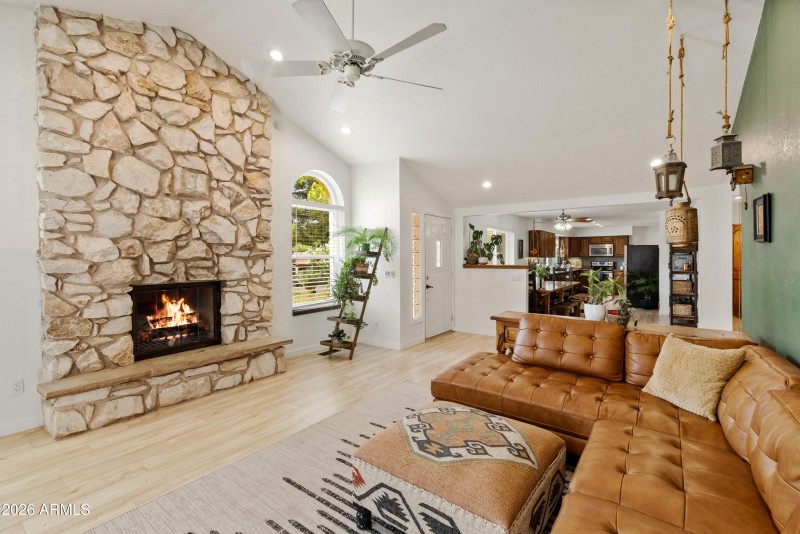 25 Miner Cir - Living Room