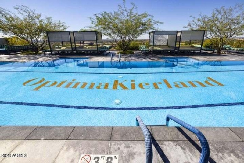 Rooftop Pool w/ Mountain Views