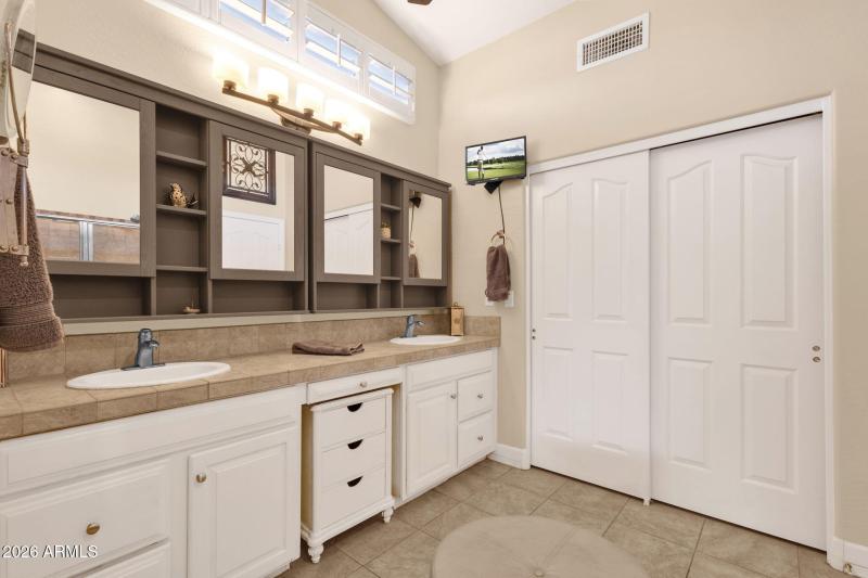 36-web-or-mls-9339-e-stoney-vista-dr