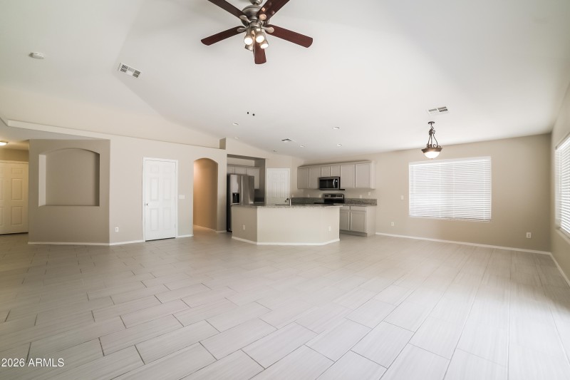 1006100.2539 W MALDONADO RD - Living Roo