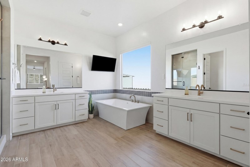 32_img_4661_re_edit_c48d8f10-560f-4a24-8