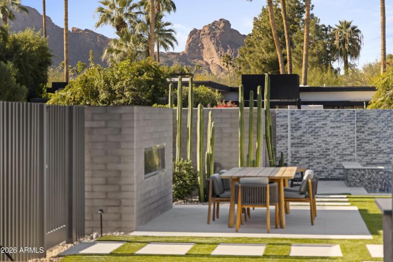 Camelback Mtn Views