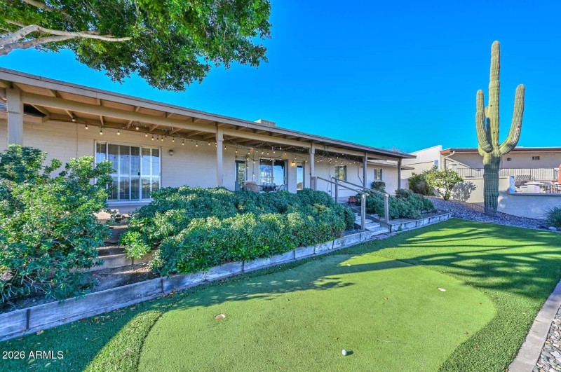 Backyard-Putting Green