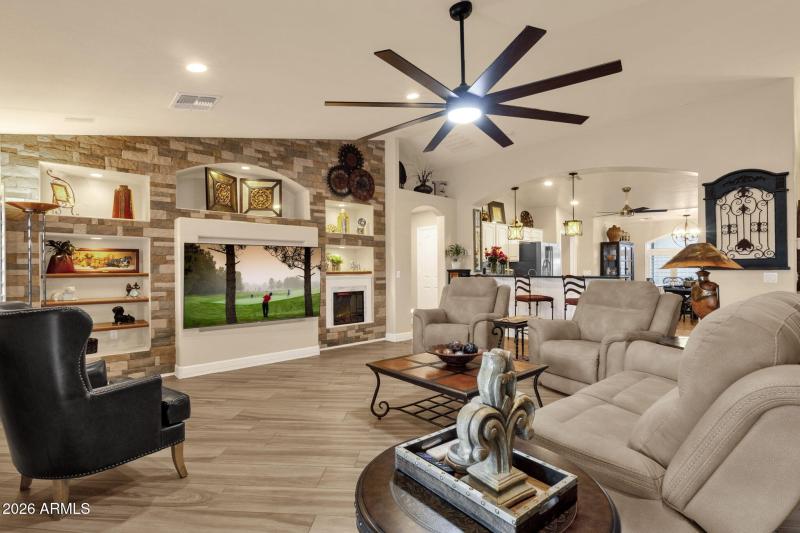 20-web-or-mls-9339-e-stoney-vista-dr