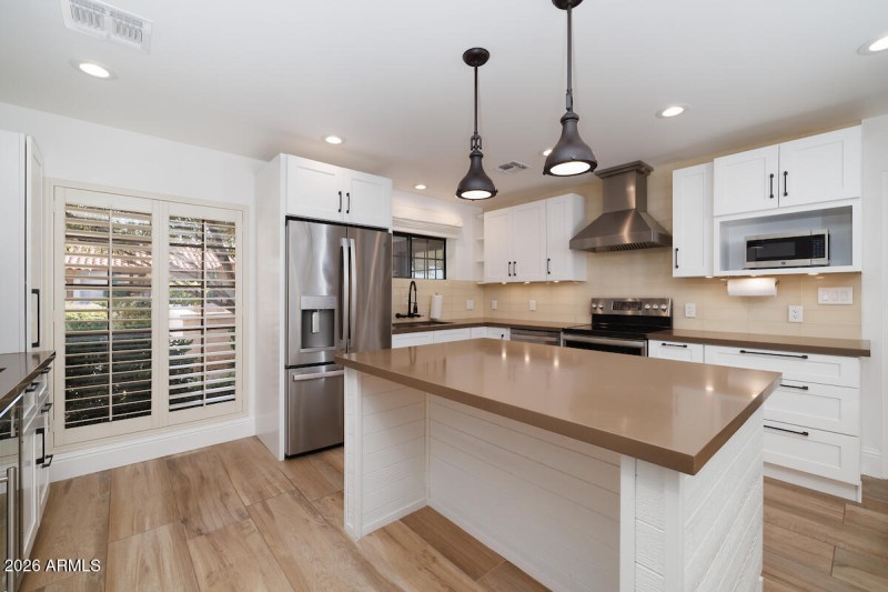 6349_N_78th_St_103_08