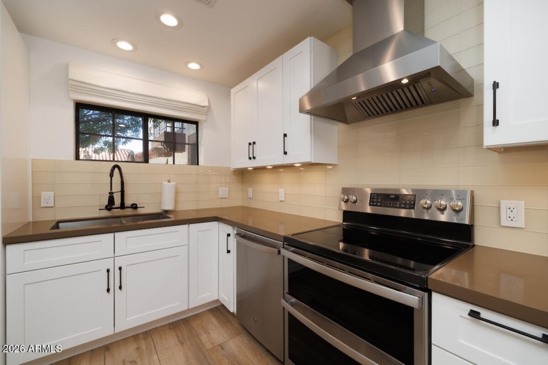 6349_N_78th_St_103_10