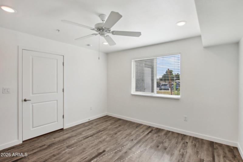 12945 W Greenway Rd h108-021