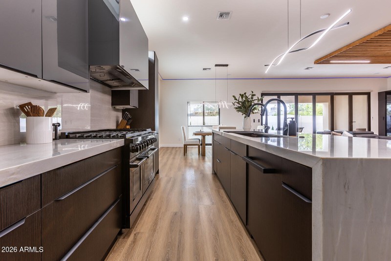 2536 E Indianola Ave-44