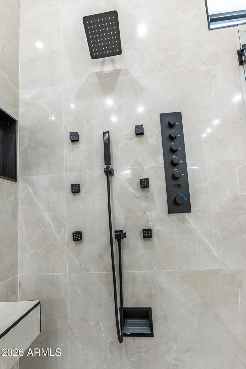 2536 E Indianola Ave-67