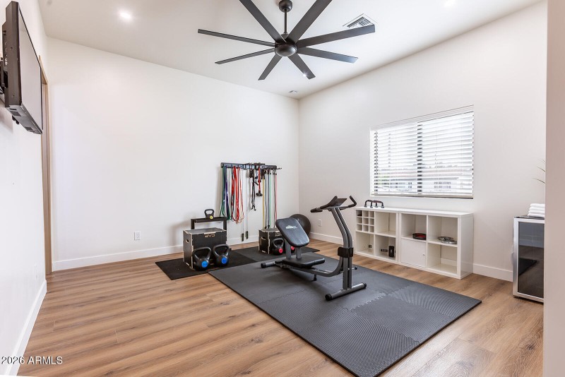 2536 E Indianola Ave-14