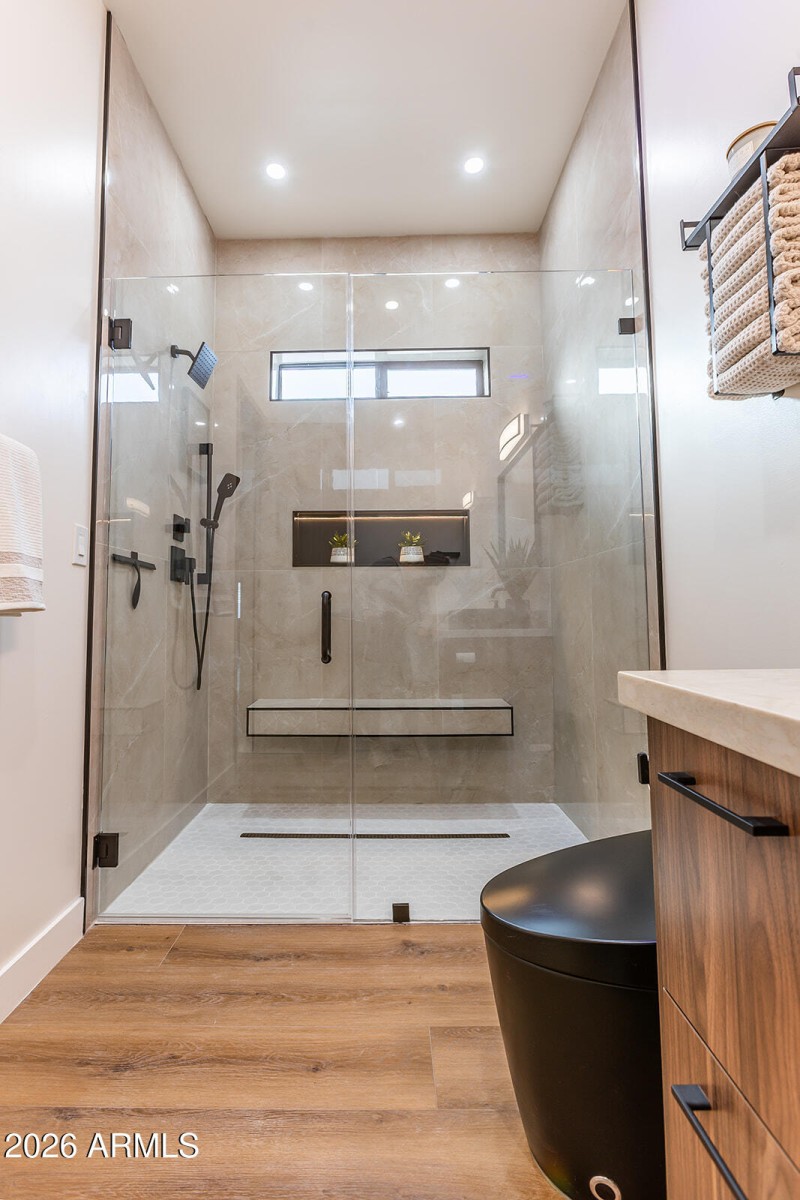 2536 E Indianola Ave-37