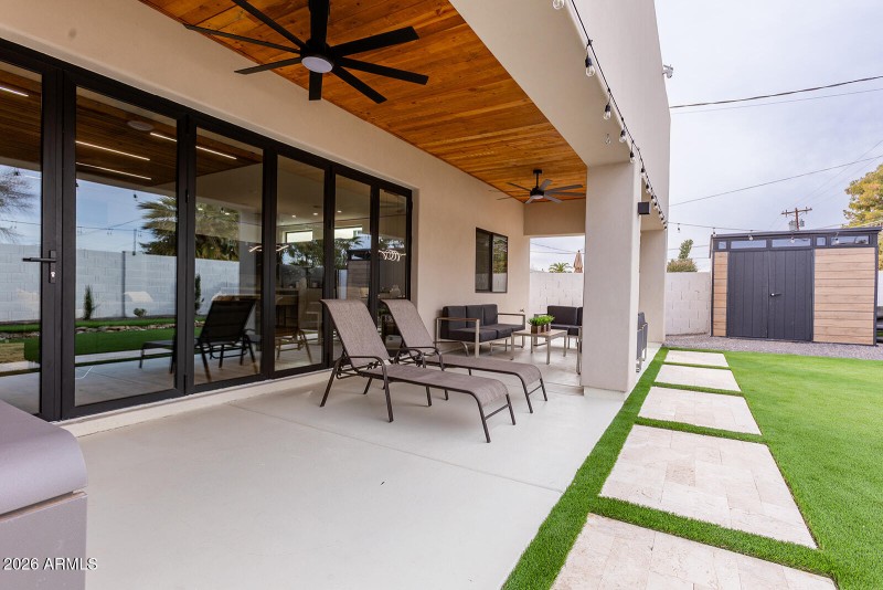 2536 E Indianola Ave-75