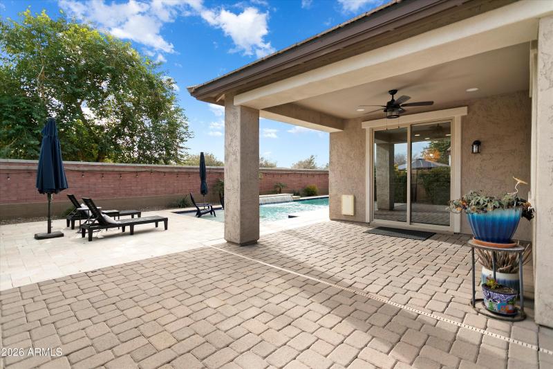 63-14885 W Dreyfus St