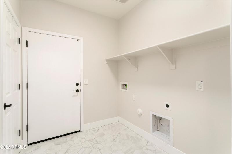 58-14885 W Dreyfus St