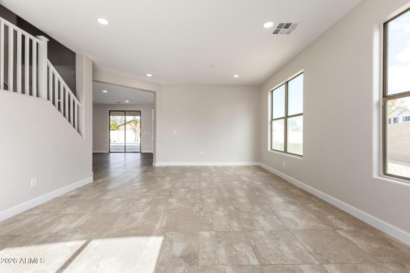 FORMAL LIVING & DINING