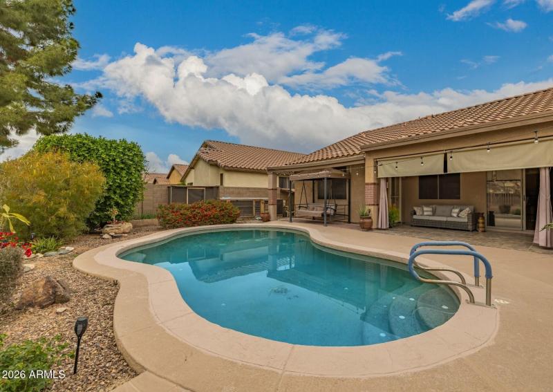 Self-Cleaning PebTec Pool