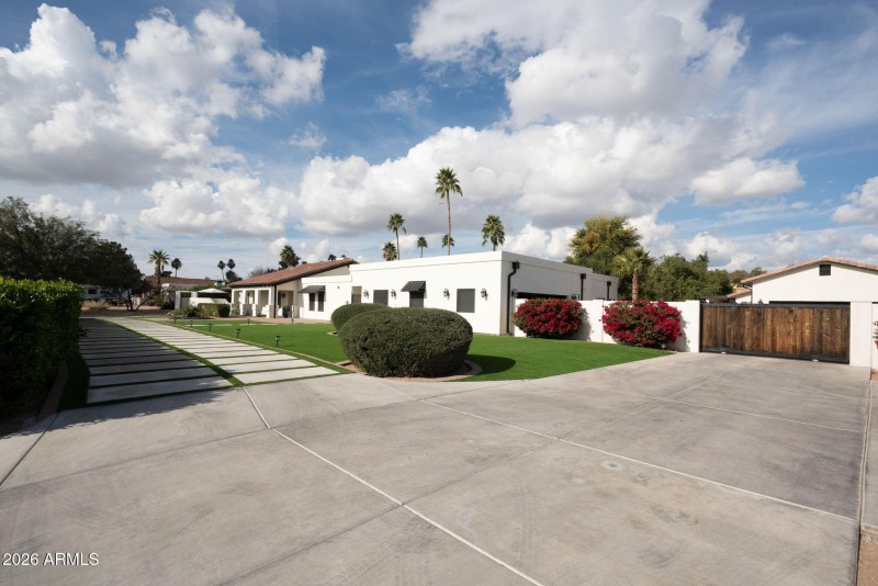 Front circle drive way