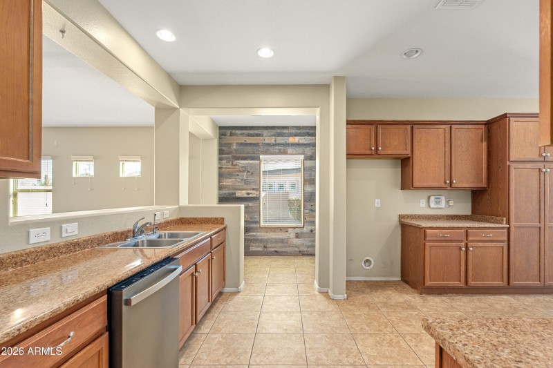 19128 W Woodlands Ave - 07