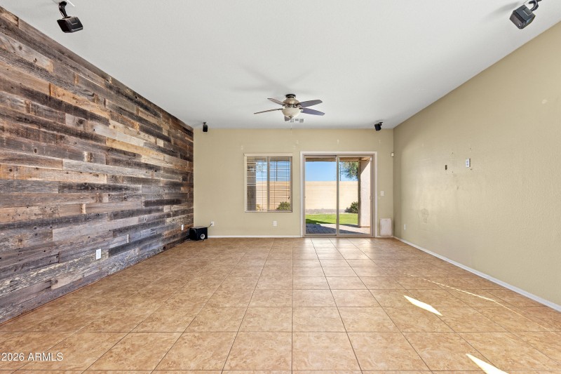 19128 W Woodlands Ave - 12