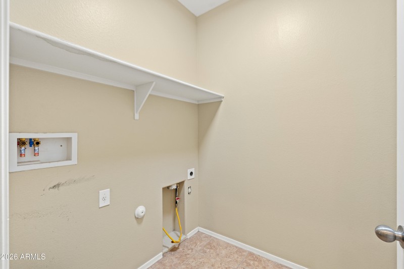 19128 W Woodlands Ave - 24