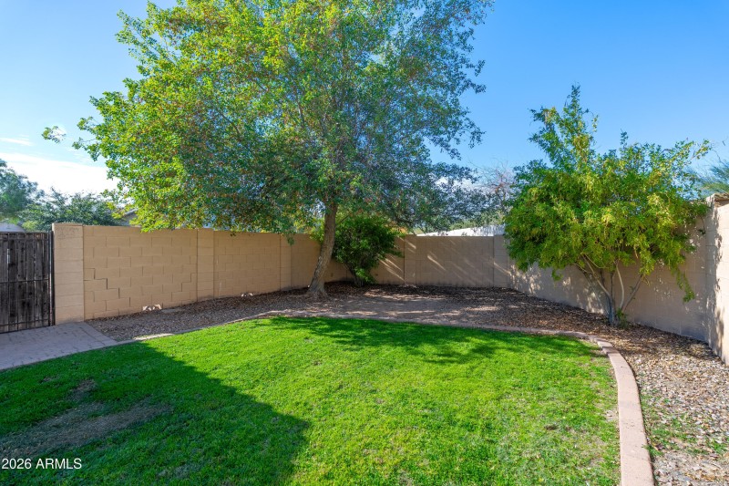 19128 W Woodlands Ave - 32