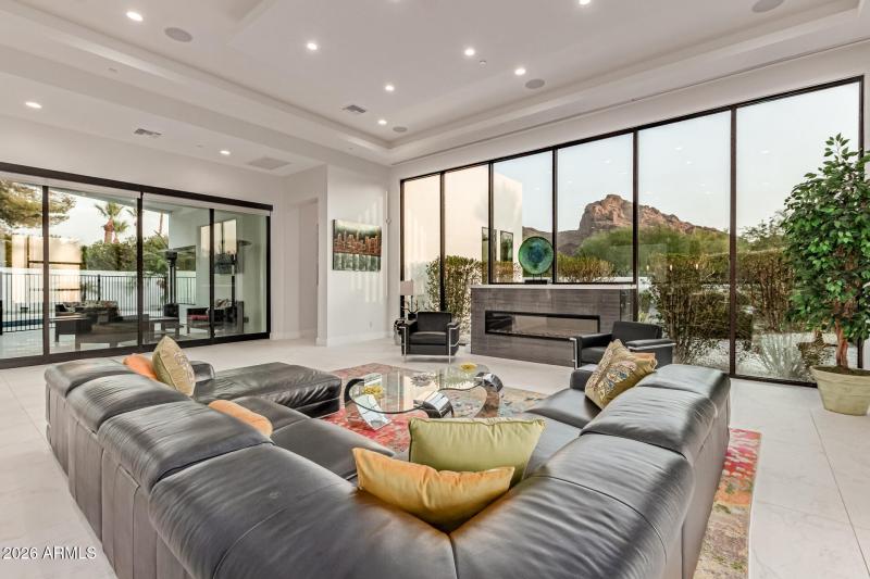 20 - Camelback Manor