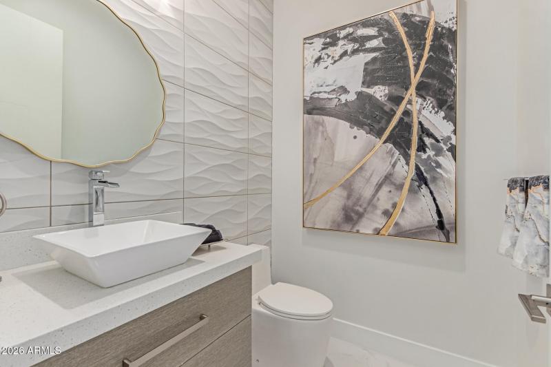 35 - Camelback Manor