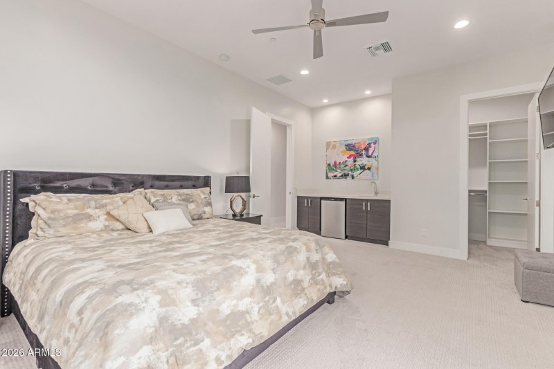 47 - Camelback Manor