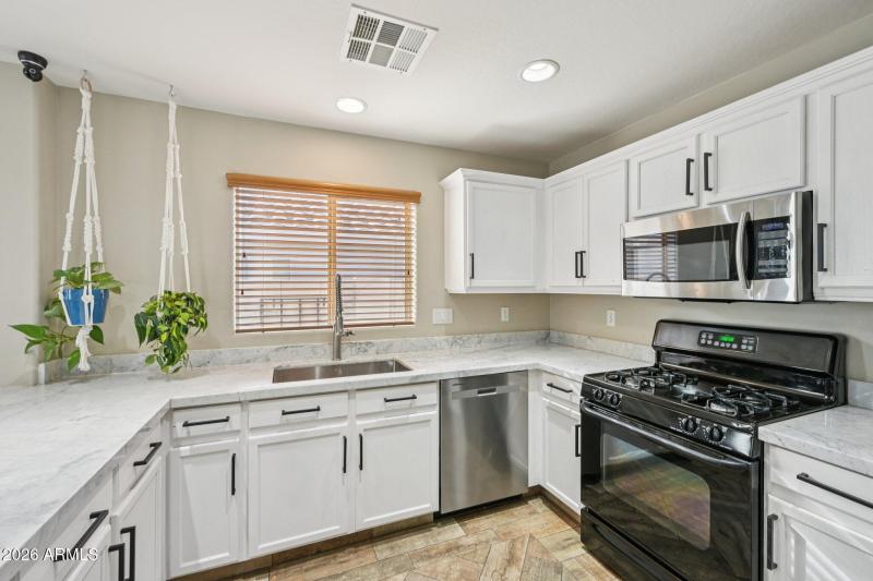 13-web-or-mls-N 63rd Dr-S2401-013