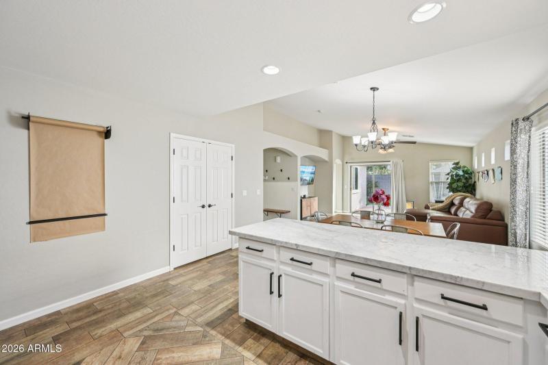 15-web-or-mls-N 63rd Dr-S2401-015