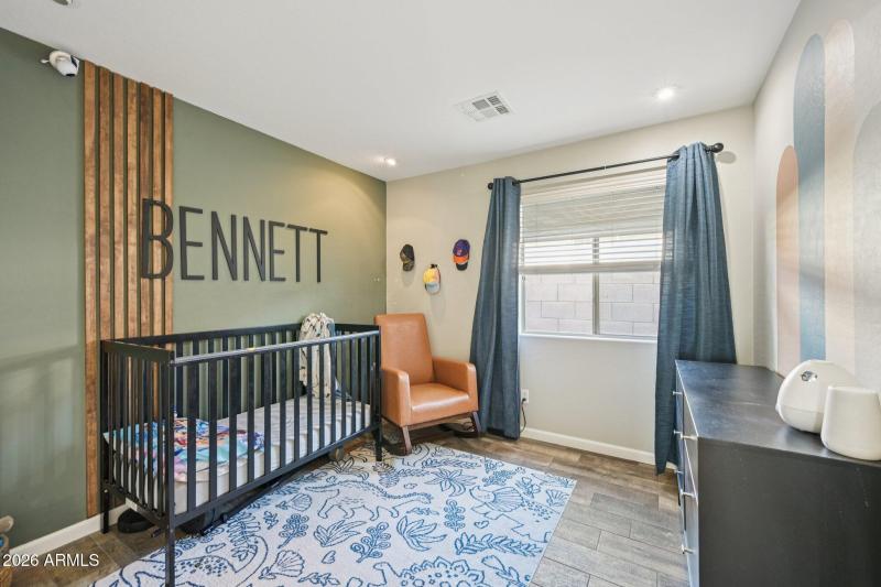 21-web-or-mls-N 63rd Dr-S2401-021