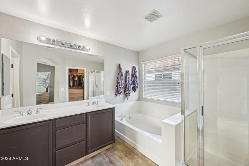 27-web-or-mls-N 63rd Dr-S2401-027