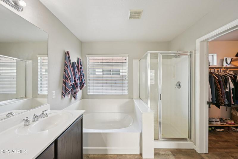 28-web-or-mls-N 63rd Dr-S2401-028