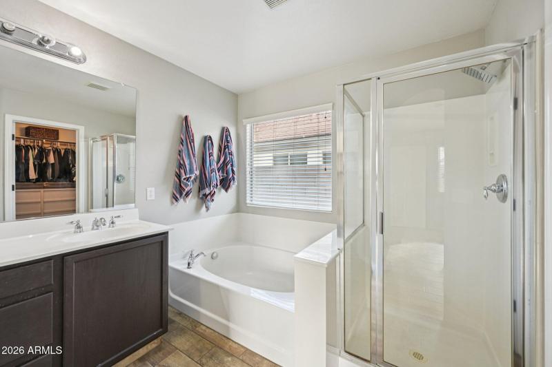 29-web-or-mls-N 63rd Dr-S2401-029