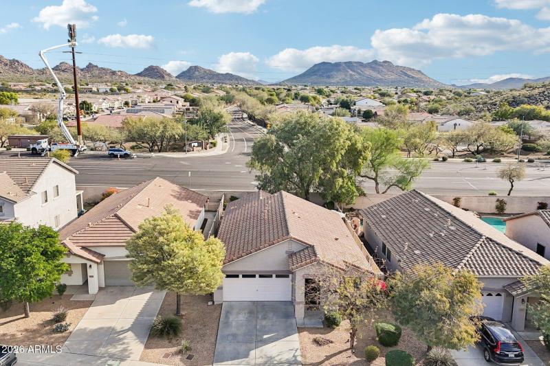 38-web-or-mls-N 63rd Dr-S2401-038