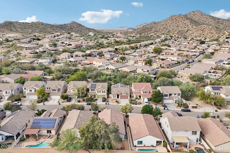 51-web-or-mls-N 63rd Dr-S2401-051