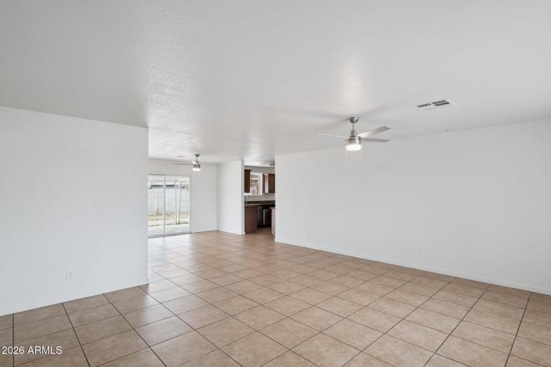 5-web-or-mls-4943-w-flower-st