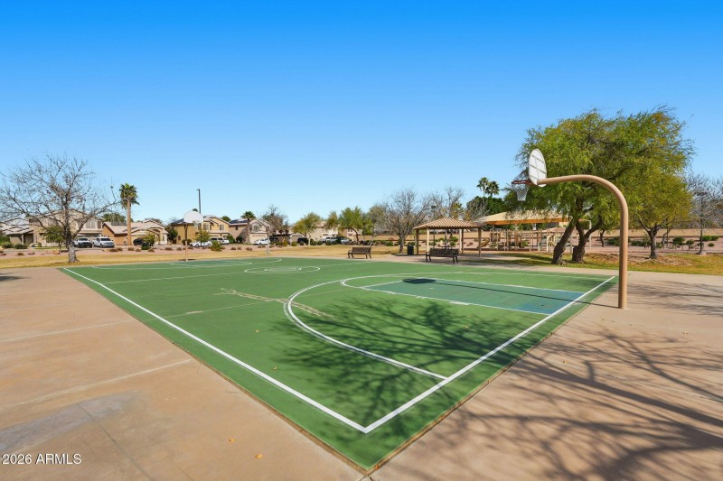 7533 E Navarro Avenue