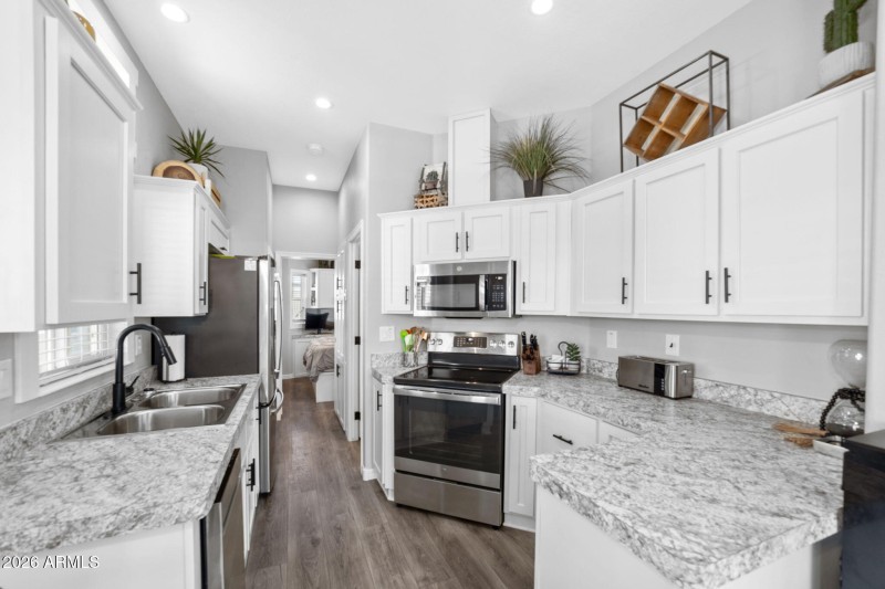 010__111 S Greenfield Rd unit 527