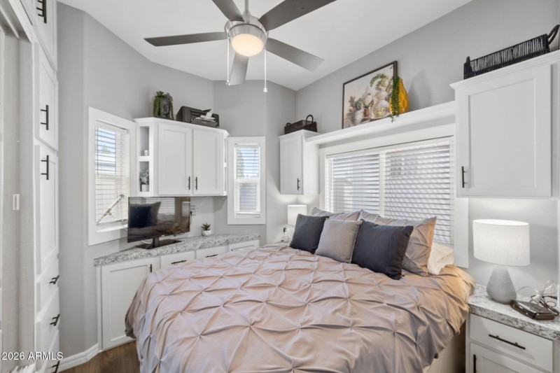 013__111 S Greenfield Rd unit 527